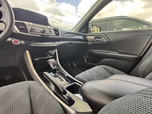 Used 2017 Honda Accord Hybrid Sedan image 26