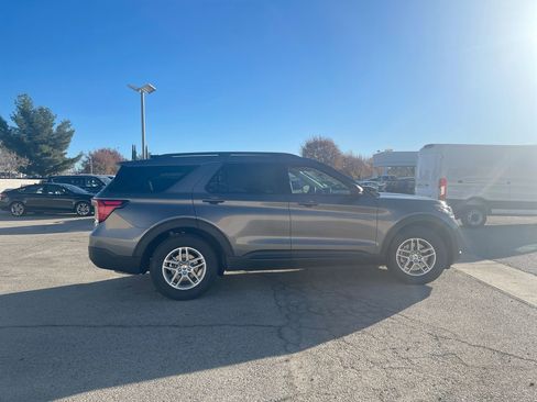 New 2026 Ford Explorer Active w/ Active Comfort Package image 8