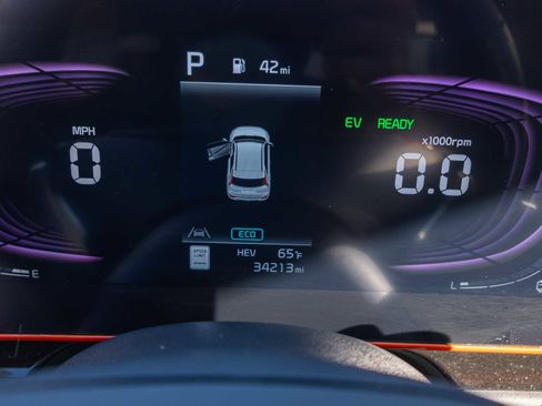 Used 2023 Kia Niro EX image 13