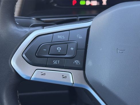 Used 2024 Volkswagen Atlas SE image 21