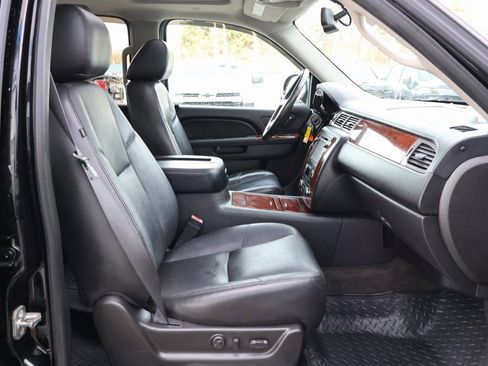 Used 2012 Chevrolet Avalanche LTZ image 37