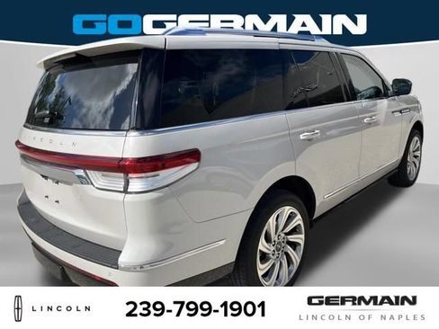 Used 2023 Lincoln Navigator Reserve RWD image 7