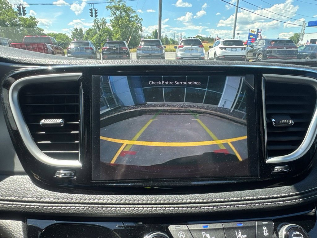 New 2027 Chrysler Pacifica Select FWD image 37