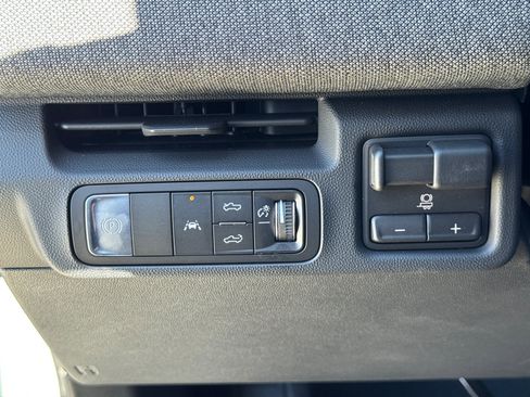 Used 2026 GMC Sierra EV Elevation image 28