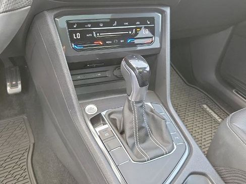 Used 2024 Volkswagen Tiguan SE R-Line w/ MDO Package, Three-Row image 17