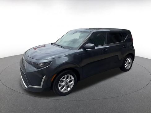 Used 2025 Kia Soul LX w/ LX Technology Package FWD image 7