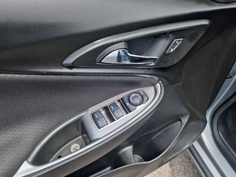 Used 2023 Chevrolet Malibu LT FWD image 17