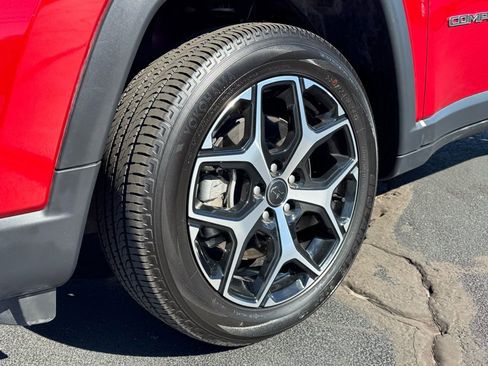 Used 2025 Jeep Compass Limited image 28