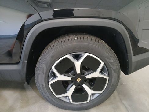 Used 2024 Rivian R1T Adventure AWD/4WD image 21