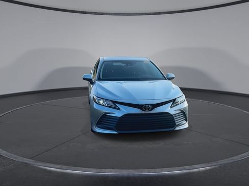 Used 2023 Toyota Camry LE FWD image 3