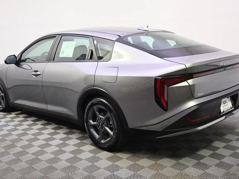Used 2025 Kia K4 FWD image 3