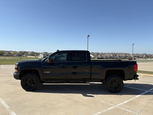 Used 2016 Chevrolet Silverado 2500 LT w/ Midnight Edition image 2