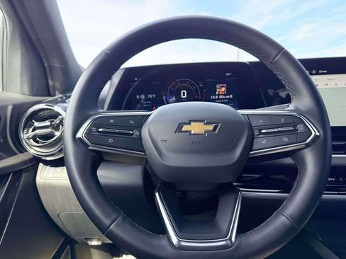 Used 2026 Chevrolet Equinox LT FWD image 19