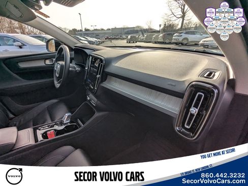 Certified 2023 Volvo XC40 B5 Ultimate w/ Protection Package Premier image 27