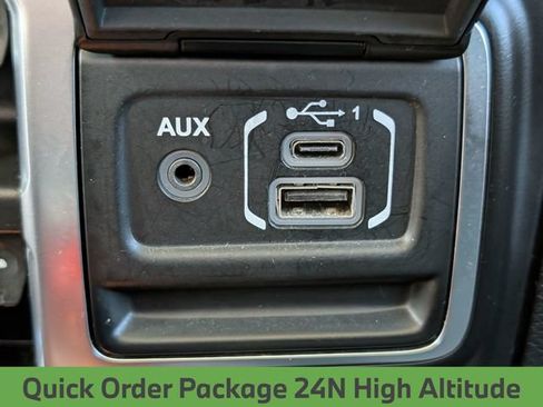 Used 2021 Jeep Gladiator Overland AWD/4WD image 33