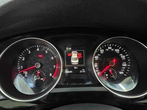 Used 2017 Volkswagen Jetta GLI FWD image 30