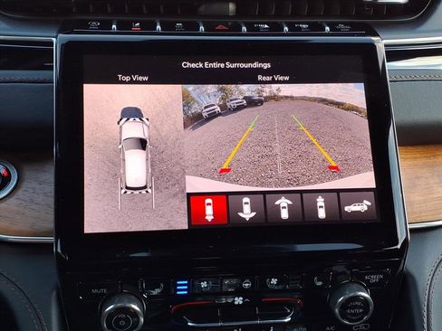 New 2025 Jeep Grand Cherokee Summit image 14