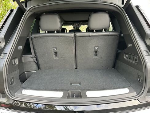 New 2026 Cadillac Vistiq Sport image 14