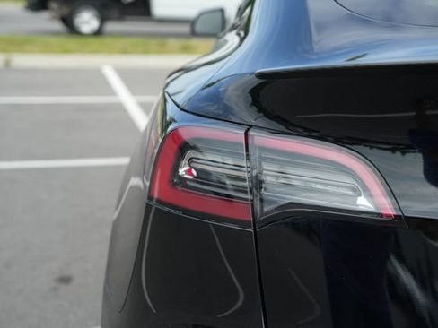 Used 2022 Tesla Model Y Performance AWD/4WD image 40