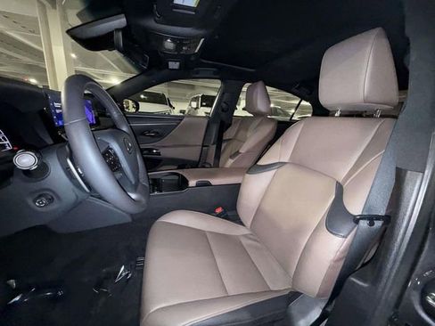 Certified 2023 Lexus ES 350 w/ Premium Package image 2