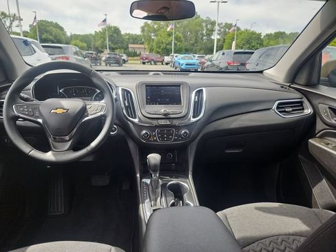 Used 2024 Chevrolet Equinox LT FWD image 12