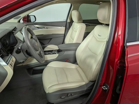 Certified 2023 Cadillac XT5 Premium Luxury w/ LPO, Floor Liner Package image 21