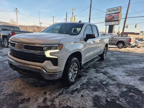 Used 2024 Chevrolet Silverado 1500 LT image 3