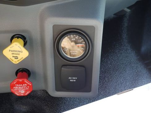 New 2027 Ford F750 2WD Regular Cab Super Duty image 22