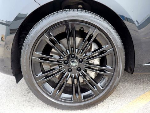 Used 2023 Land Rover Range Rover SE image 12