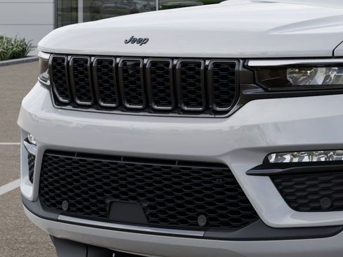 New 2025 Jeep Grand Cherokee Limited w/ Luxury Tech Group II image 11