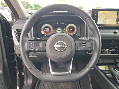 Used 2024 Nissan Rogue SL w/ SL Premium Package FWD image 9