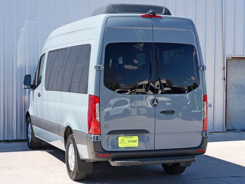 Used 2022 Mercedes-Benz Sprinter 2500 image 43