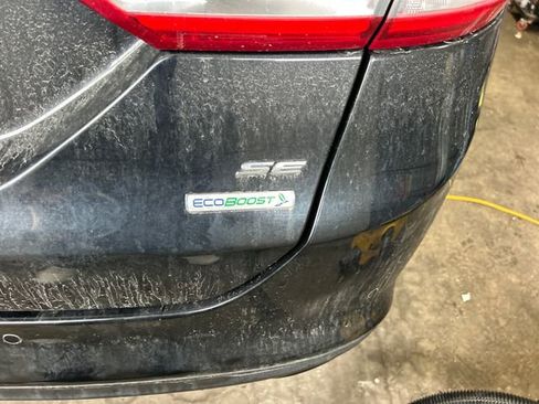 Used 2018 Ford Fusion SE w/ Fusion SE Technology Package image 11