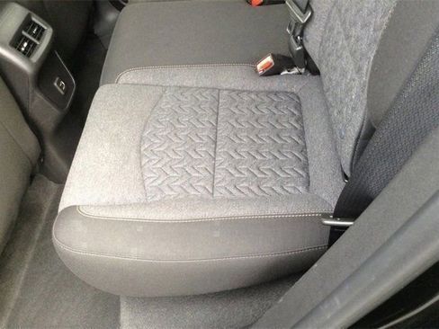 Used 2023 Chevrolet Equinox LT image 16