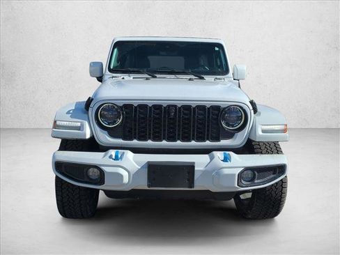 Used 2024 Jeep Wrangler High Altitude image 2