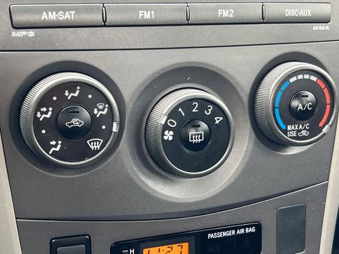 Used 2011 Toyota Corolla S image 20