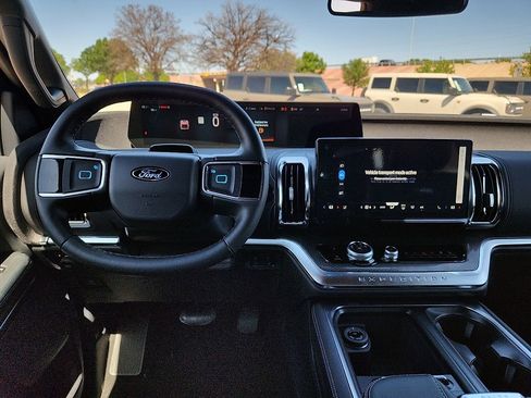 New 2026 Ford Expedition Platinum AWD/4WD image 6