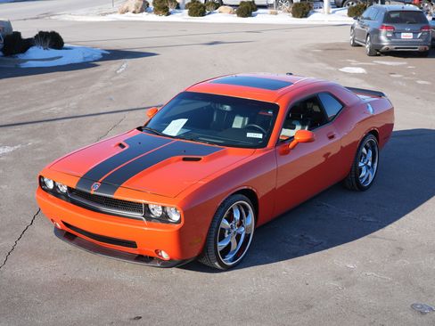 Used 2009 Dodge Challenger SRT8 w/ SRT Option Group II image 7