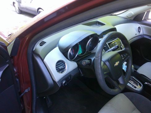 Used 2012 Chevrolet Cruze LS w/ Connectivity Package FWD image 34