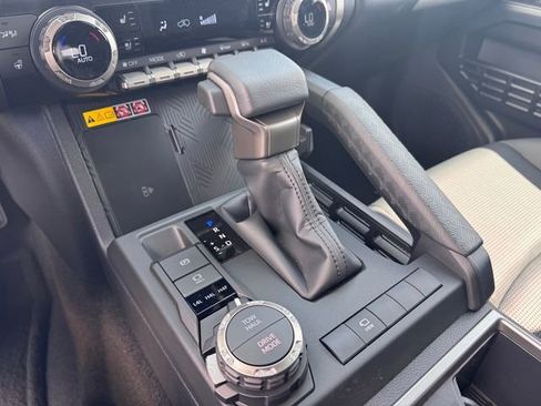New 2026 Toyota 4Runner Limited AWD/4WD image 15