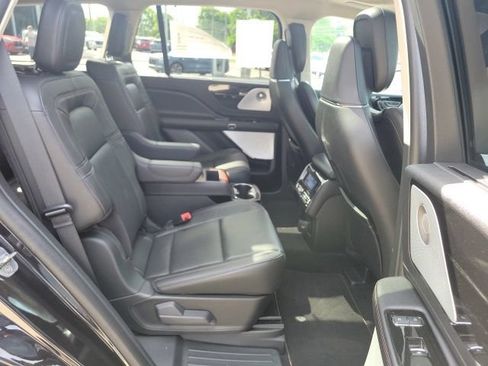 Certified 2023 Lincoln Aviator Reserve w/ Equipment Group 201A AWD/4WD image 11