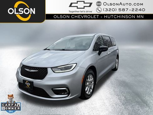 Used 2024 Chrysler Pacifica Touring-L image 1