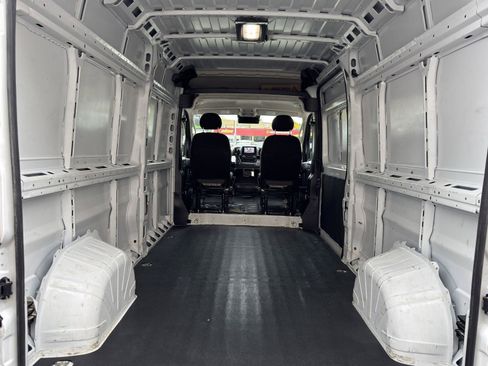 Used 2025 RAM ProMaster 2500 w/ Convenience Group FWD image 10