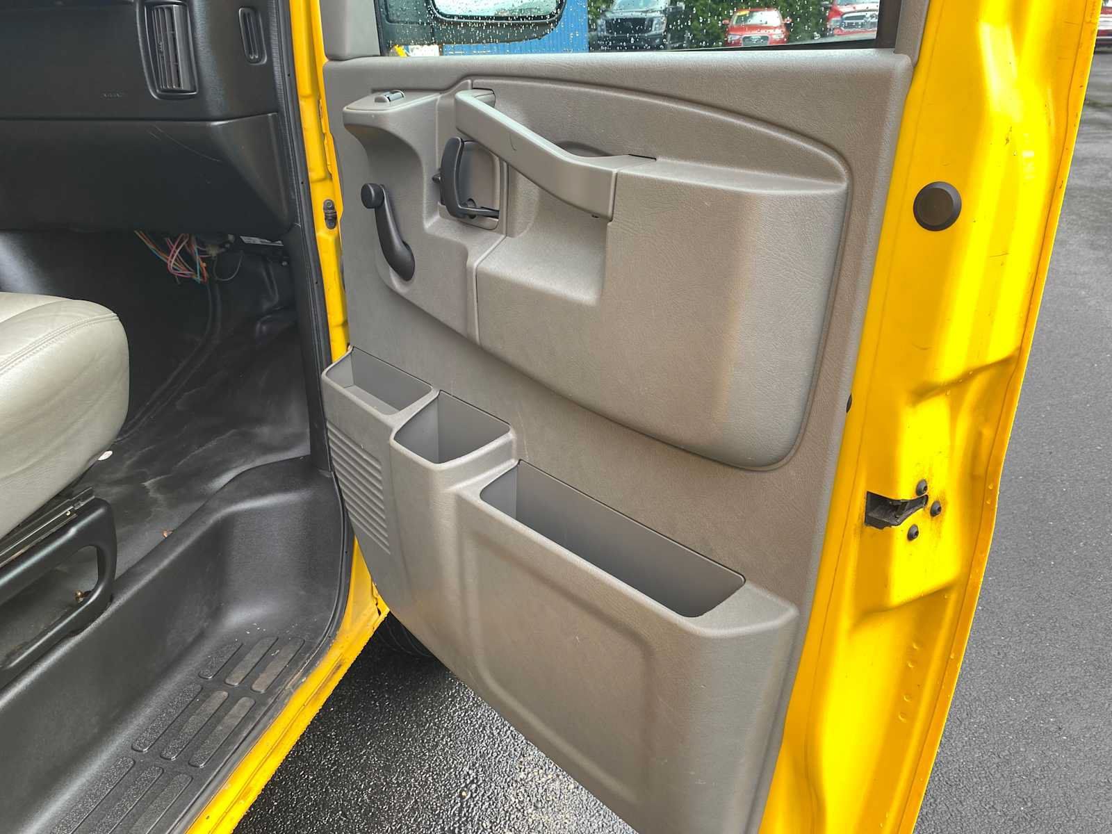 Used 2018 GMC Savana 3500 w/ Driver Convenience Package RWD image 26