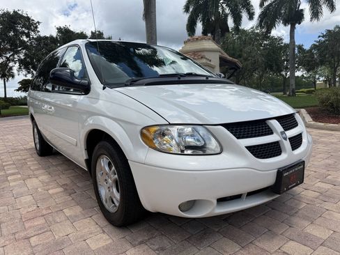 Used 2004 Dodge Grand Caravan SXT FWD image 1