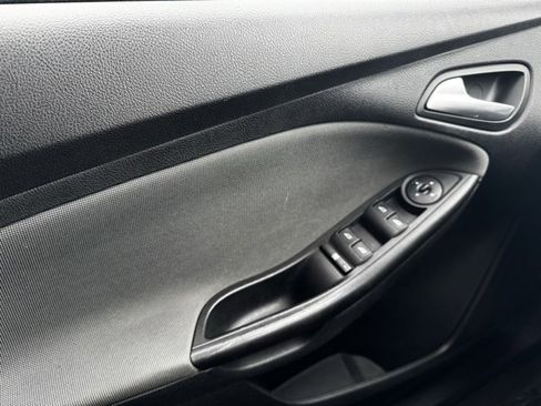 Used 2013 Ford Focus SE image 25