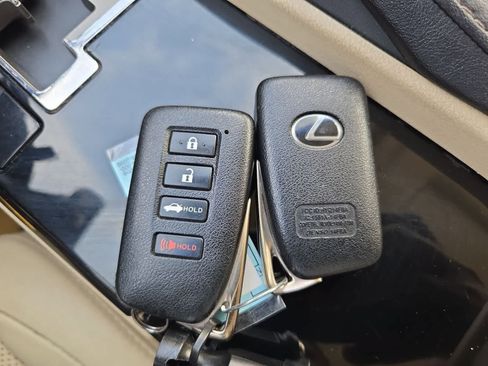 Used 2014 Lexus ES 350 w/ Luxury Package FWD image 35
