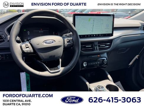 New 2025 Ford Escape SE image 29