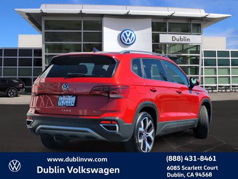 Used 2022 Volkswagen Taos SEL image 4