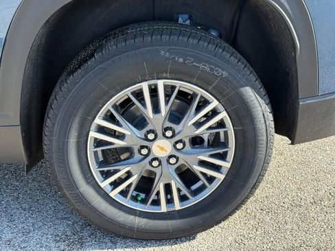 New 2026 Chevrolet Traverse LT w/ LPO, Floor Liner Package image 4